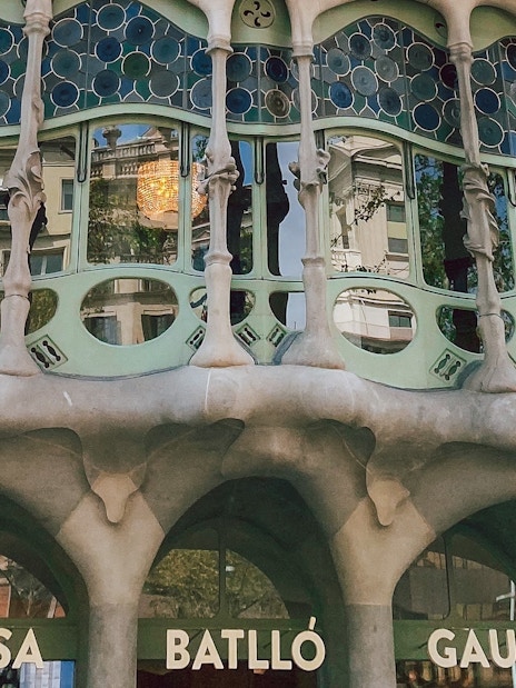 Casa Batlló facade with unique architecture by Gaudí in Barcelona.