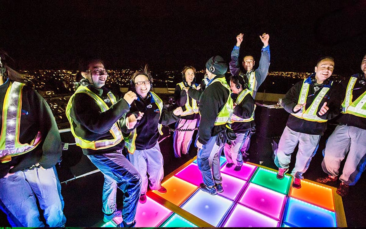 sydney vivid bridgeclimb-1 sydney vivid bridgeclimb-1