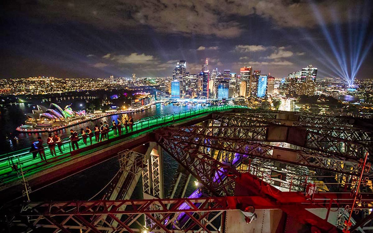 sydney vivid bridgeclimb-2 sydney vivid bridgeclimb-2