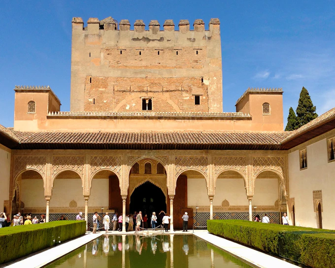 Skip-the-Line Guided Tour of Alhambra from Seville