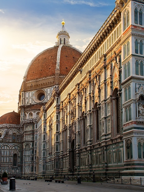 Florence Duomo exterior with intricate facade during Uffizi and Duomo tour.