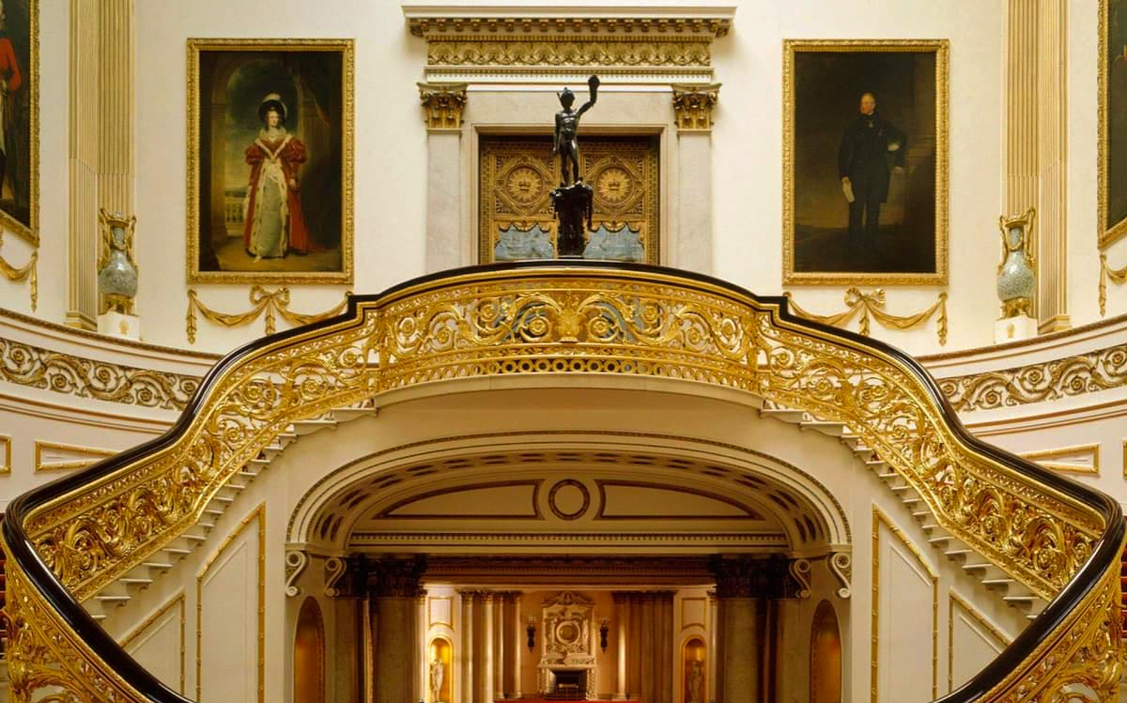 Buckingham Palace state rooms interior