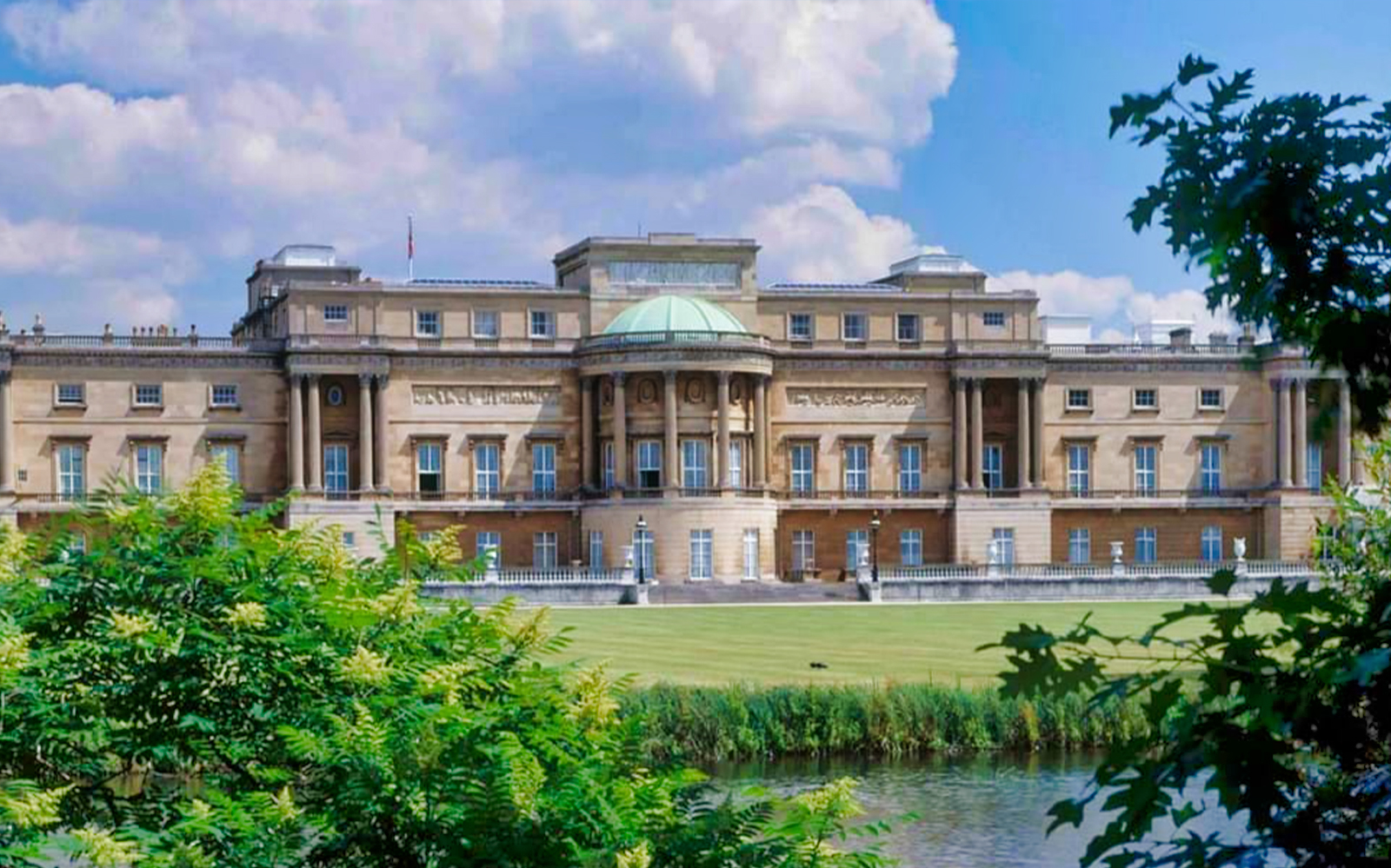 Buckingham Palace State Rooms Tickets With Royal London Walking Tour Tickets Best Prices On Headout
