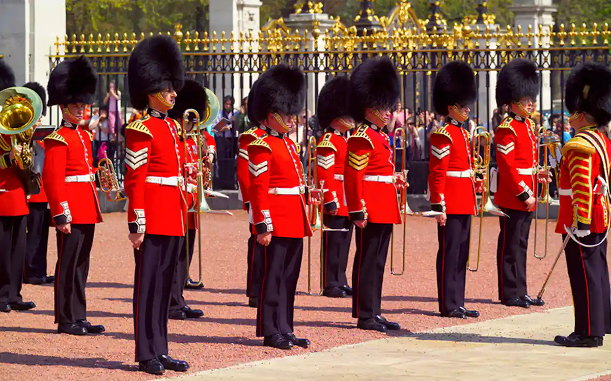 Things to Do in London During King Charles Coronation - Changing of guards