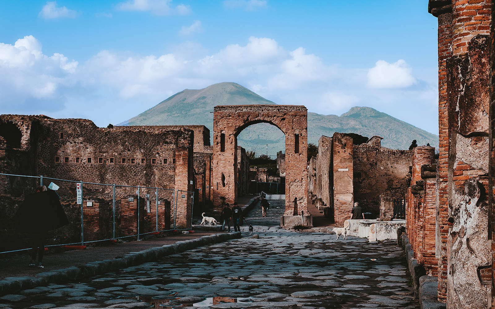 Your complete guide to visiting the ruins of Pompeii