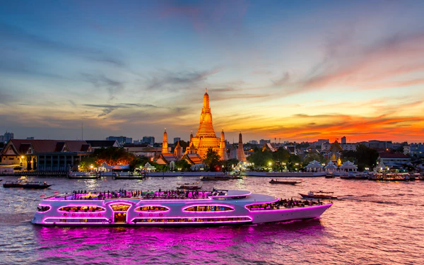 Wonderful Pearl Luxury Cruise with 5-Star Dinner & Thai Dance