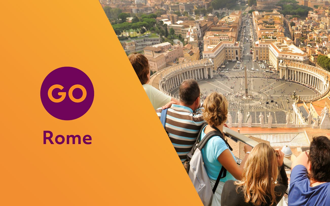 Visitors overlooking St. Peter's Square in Vatican City with Go Rome City Explorer Pass.