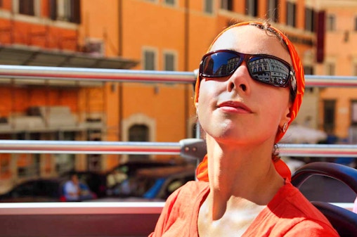 GreenLine Rome: Hop-On-Hop-Off Bus + St Peters Basilica Fast Track Access with Audioguide