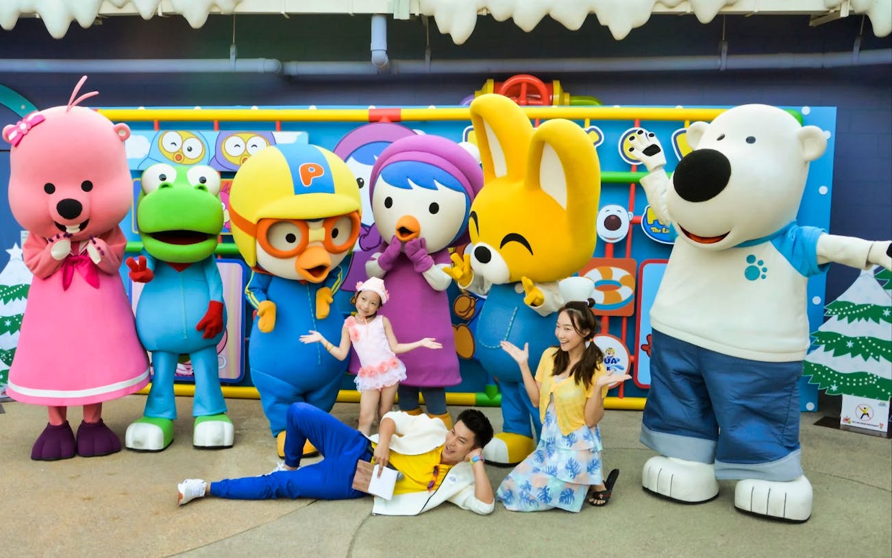 Pororo characters with visitors at Pororo AquaPark, Bangkok.