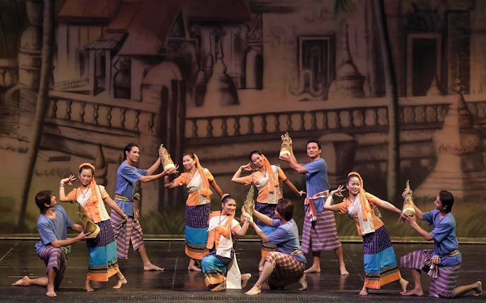 Traditional Thai dance performance in Bangkok, part of iVenture Bangkok & Pattaya Unlimited Attraction Pass.
