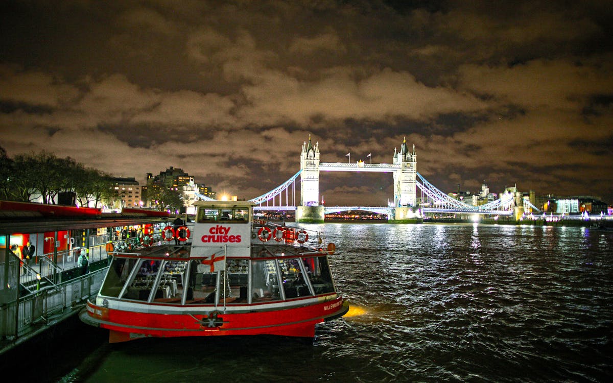 new year's eve fireworks cruise with snacks & drinks-5 new year's eve fireworks cruise with snacks & drinks-5