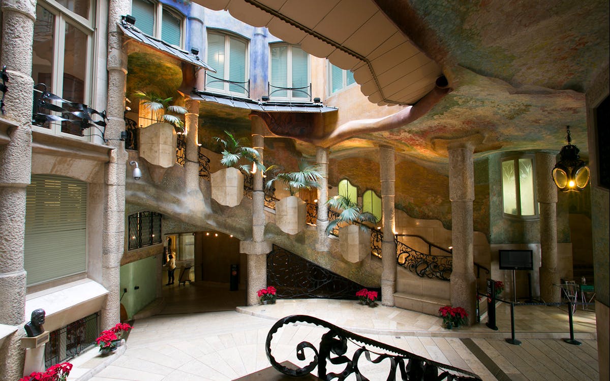 la barcelona de gaudí: visita guiada a park güell y casa batlló-5 la barcelona de gaudí: visita guiada a park güell y casa batlló-5