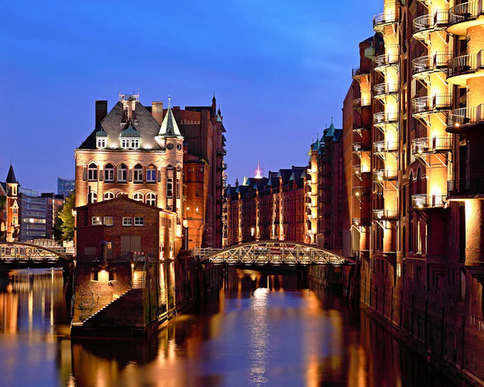 1-Hour Illumination Cruise in Hamburg