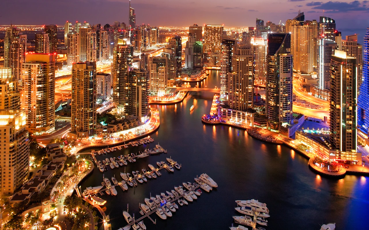 Dhow Cruise Dinner in Dubai Marina with Live Entertainment — 4