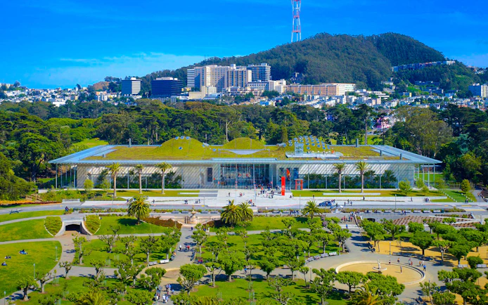 California Academy of Sciences with green roof in San Francisco's Golden Gate Park.