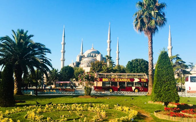 BigBus Istanbul tour bus in front of the Blue Mosque, Istanbul.