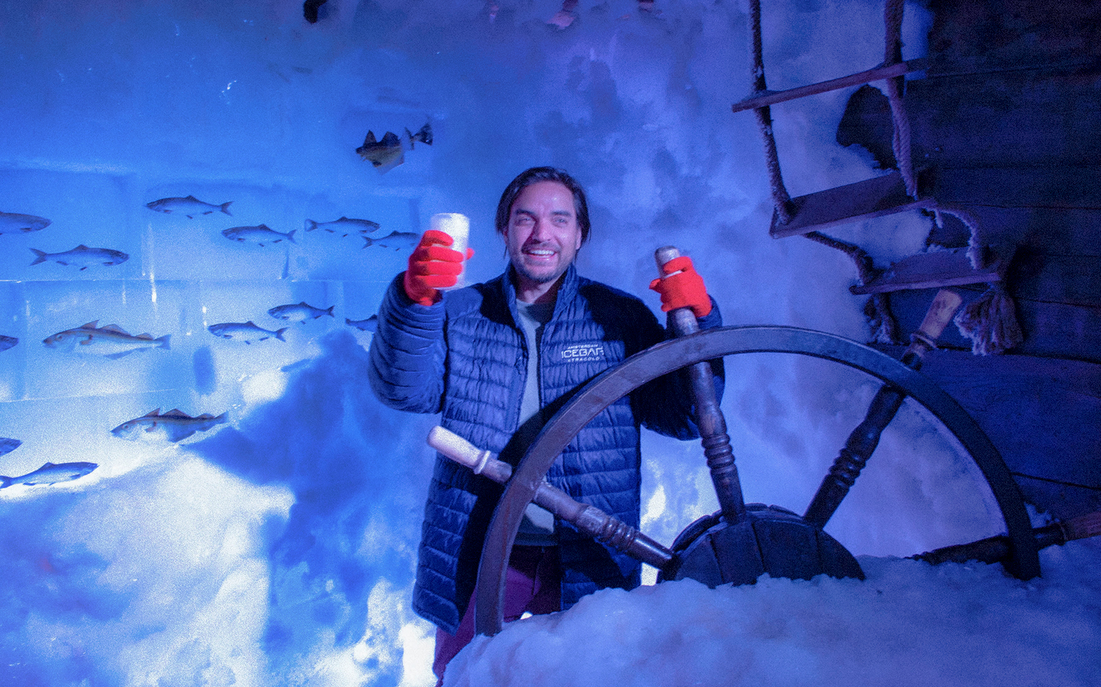 Waterlooplein / Icebar Amsterdam