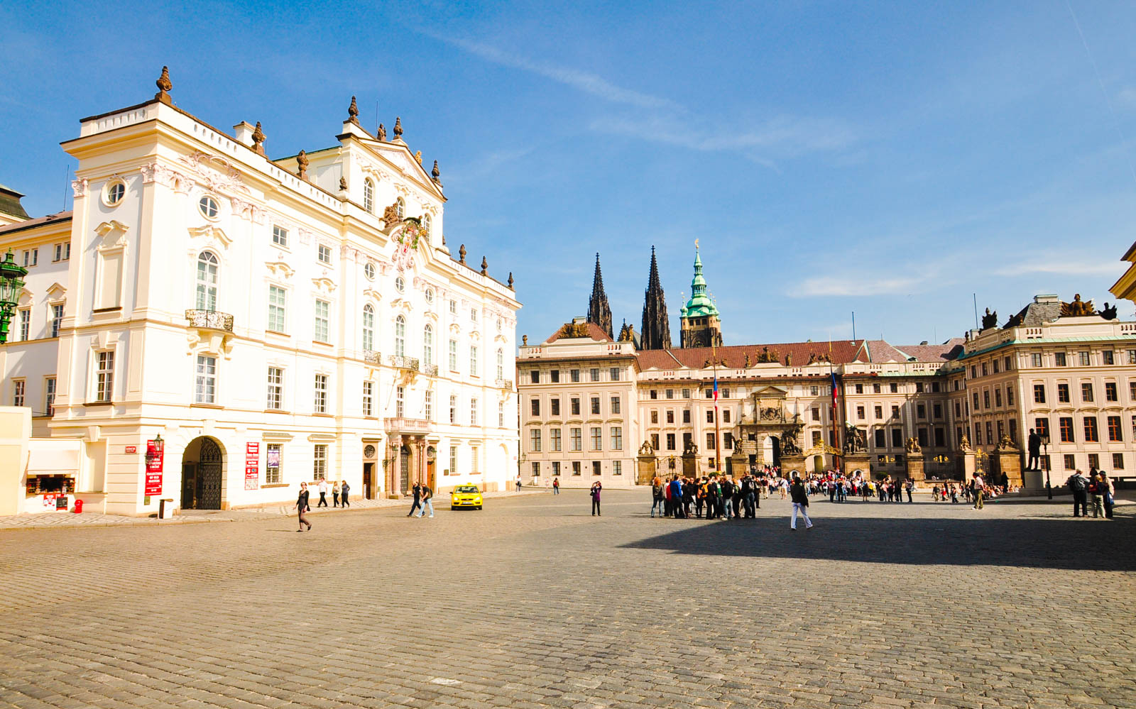 Skip the Line Combo: Prague Castle, National Museum & Astronomical Clock