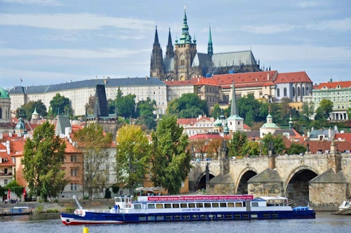 Crociera panoramica di un'ora a Praga con audioguida online