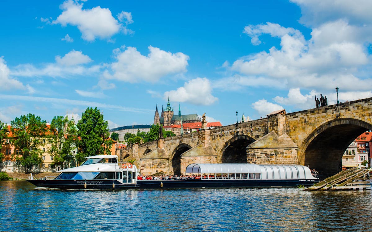 prague: 2hr lunch cruise with live music-7 prague: 2hr lunch cruise with live music-7