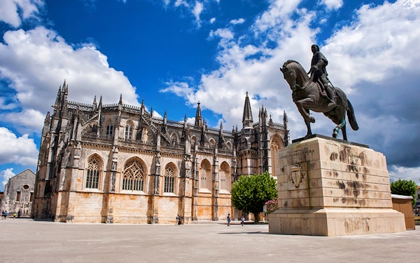Fátima, Óbidos, Batalha & Nazaré: Day Tour From Lisbon