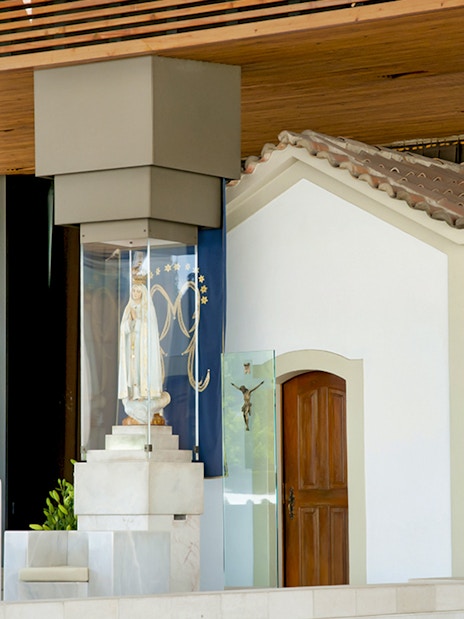Statue of Our Lady of Fátima at the Chapel of Apparitions in Fátima, Portugal.