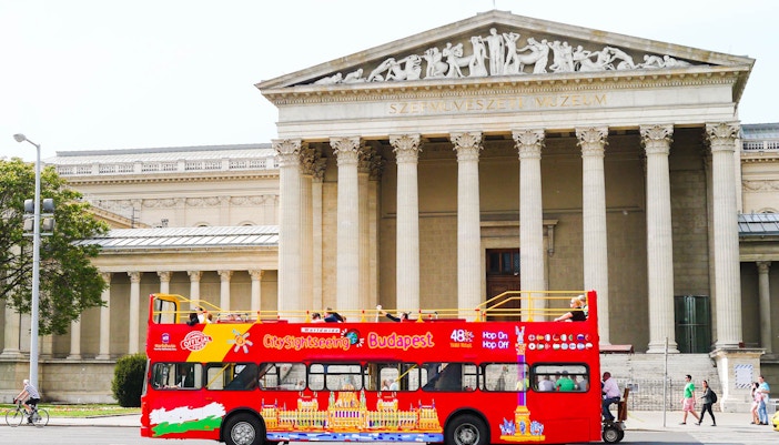 Why choose Budapest hop-on-hop-off tours?