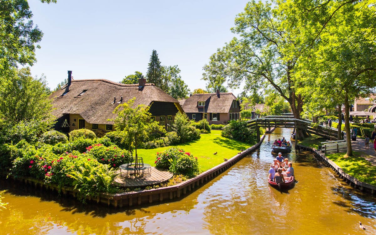 giethoorn day trip from amsterdam by bus & boat-7 giethoorn day trip from amsterdam by bus & boat-7
