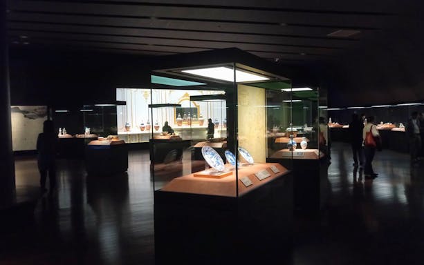 Exhibit of porcelain artifacts at National Palace Museum Taipei.