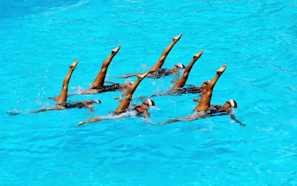 Synchronized swimmers performing at Yehliu Ocean World.