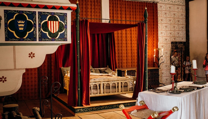 Inside Tower of London - Medieval Palace