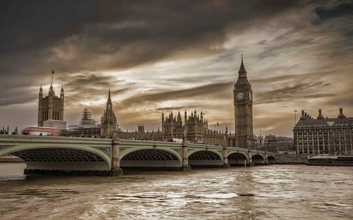 Westminster Bridge and Big Ben at dusk, London, for Jack The Ripper & Haunted London Tour.
