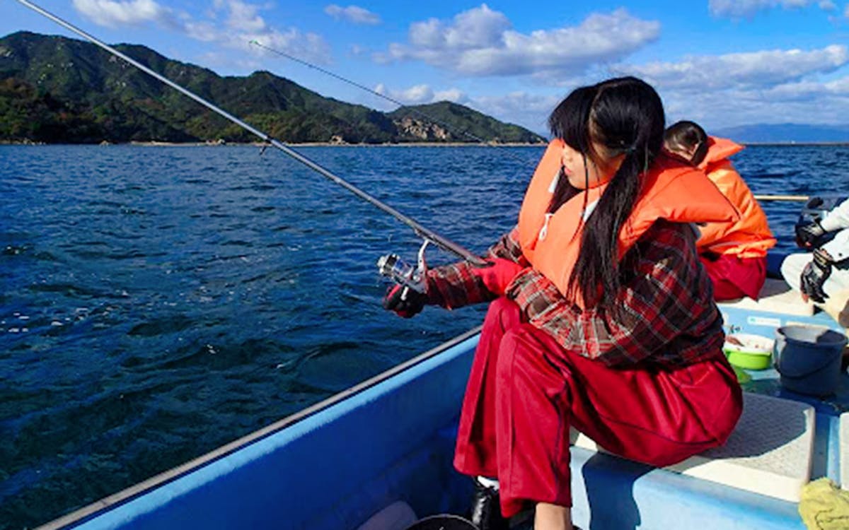 boat fishing experience in the sea of japan-4 boat fishing experience in the sea of japan-4