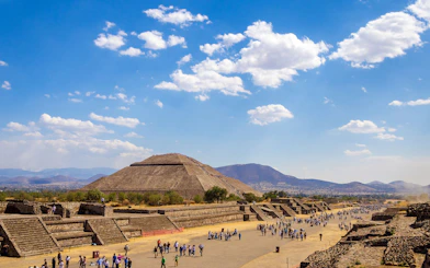 Teotihuacán Pyramid with visitors on an early access tour in Mexico.