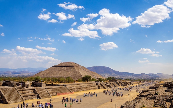 Teotihuacán Pyramid with visitors on an early access tour in Mexico.