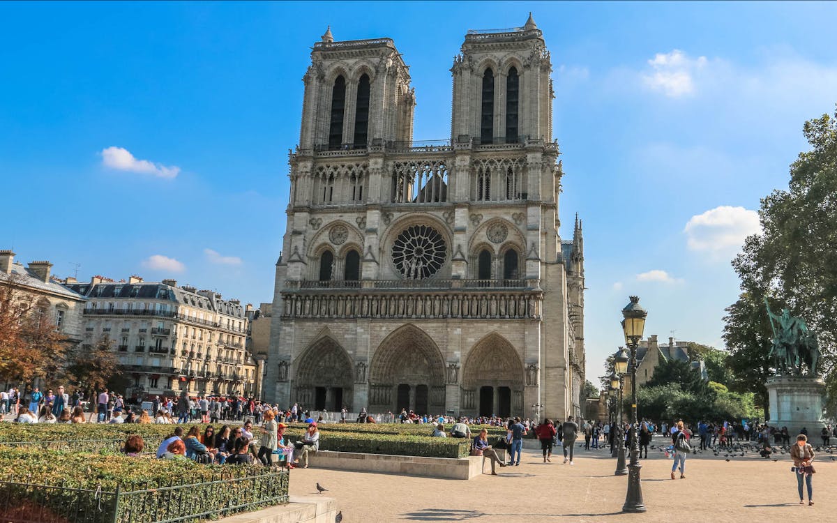 paris live! notre dame & quintessential paris-3 paris live! notre dame & quintessential paris-3