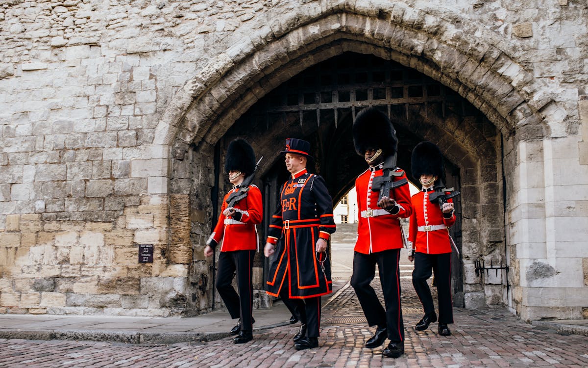 tours from home: tower of london, behind the gates of britain's historical stronghold-3 tours from home: tower of london, behind the gates of britain's historical stronghold-3