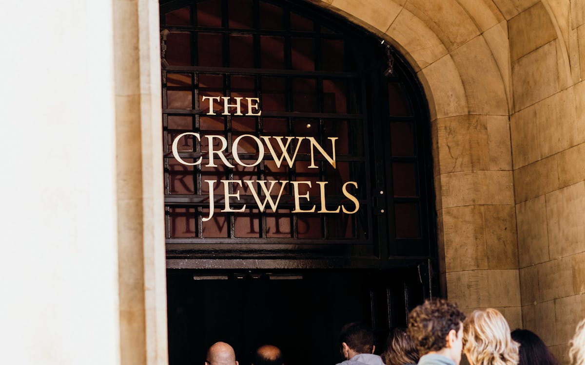 tours from home: tower of london, behind the gates of britain's historical stronghold-2 tours from home: tower of london, behind the gates of britain's historical stronghold-2