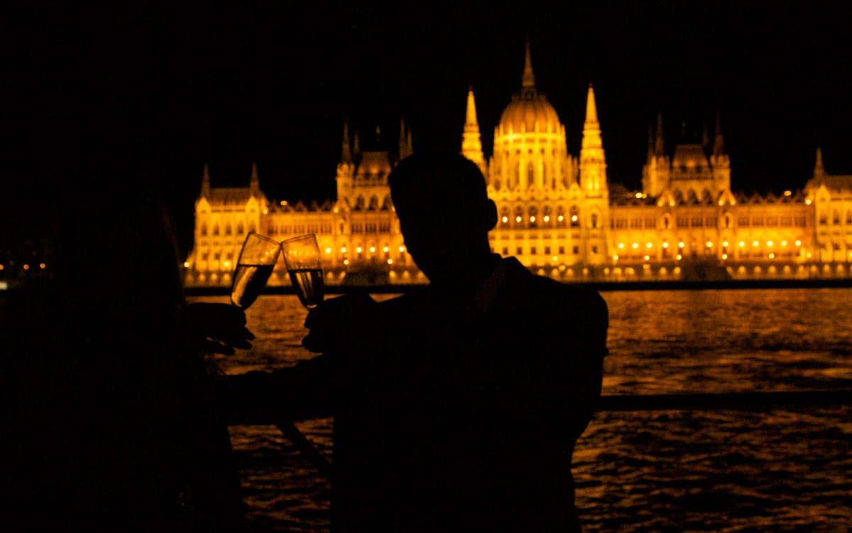 budapest: danube sightseeing cruise & beverages-9 budapest: danube sightseeing cruise & beverages-9
