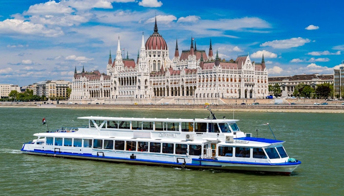 Budapest sightseeing cruises