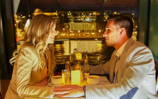 Budapest: Evening Dinner Cruise & Live Music