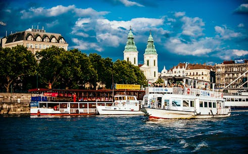 Budapest: 1-Day Unlimited Cruise Ticket with Optional Drinks