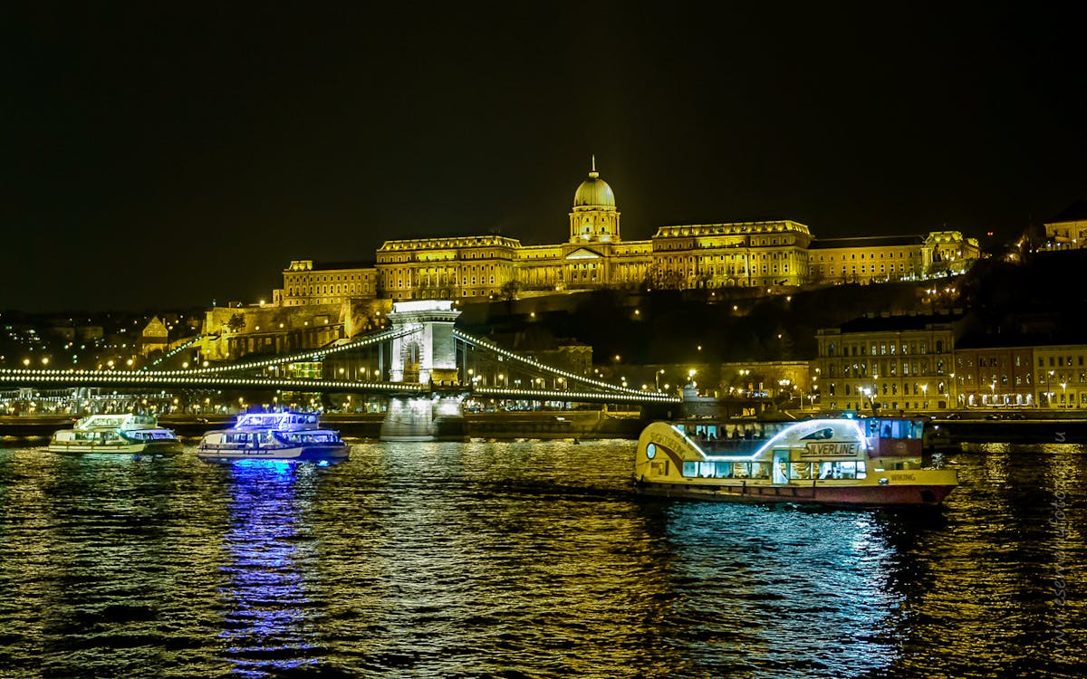 dîner-croisière de 3 heures avec spectacle de folklore et d'opérette - menu à 3 plats-4 dîner-croisière de 3 heures avec spectacle de folklore et d'opérette - menu à 3 plats-4