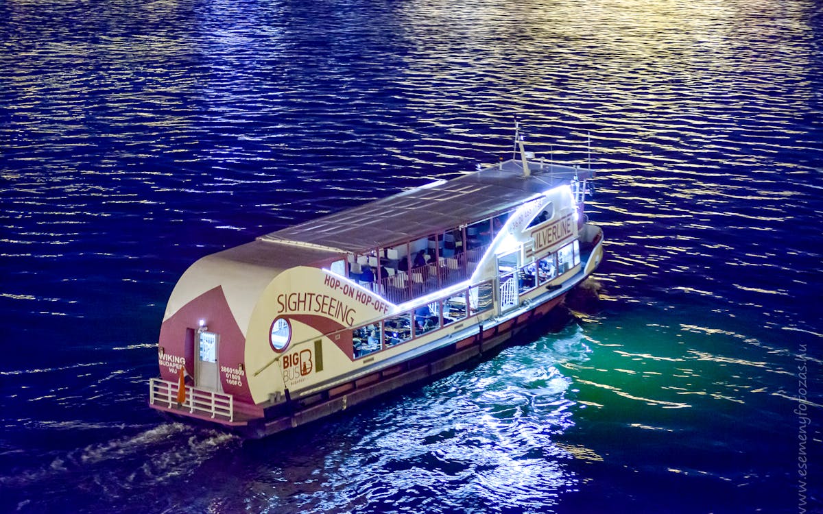 dîner-croisière de 3 heures avec spectacle de folklore et d'opérette - menu à 3 plats-7 dîner-croisière de 3 heures avec spectacle de folklore et d'opérette - menu à 3 plats-7
