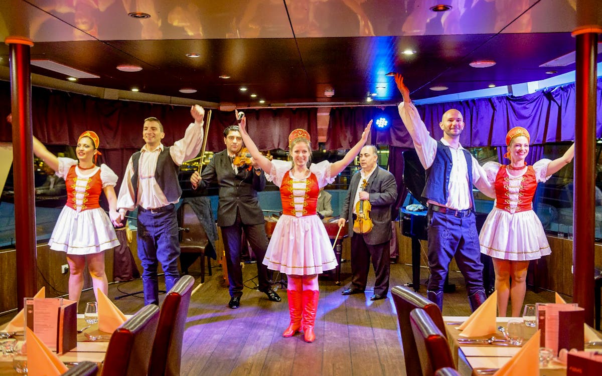 dîner-croisière de 3 heures avec spectacle de folklore et d'opérette - menu à 3 plats-2 dîner-croisière de 3 heures avec spectacle de folklore et d'opérette - menu à 3 plats-2