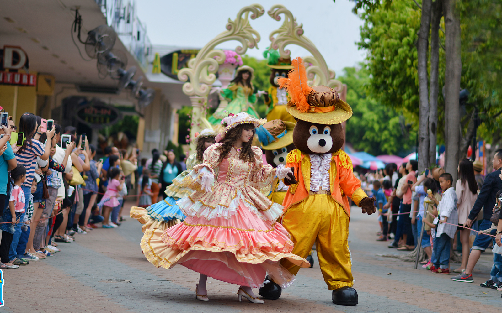 The world of happiness - Dream World and Snow Town, Bangkok!