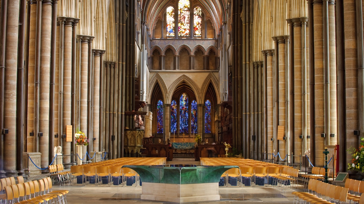 what to do in salisbury cathedral