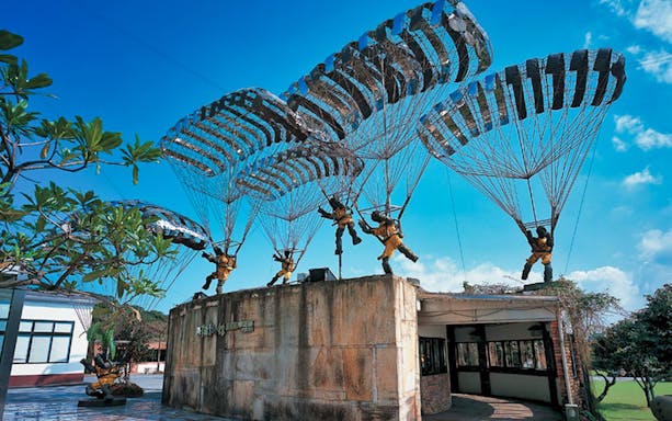 Parachute sculptures at Jinshan JuMing Museum, Taiwan.