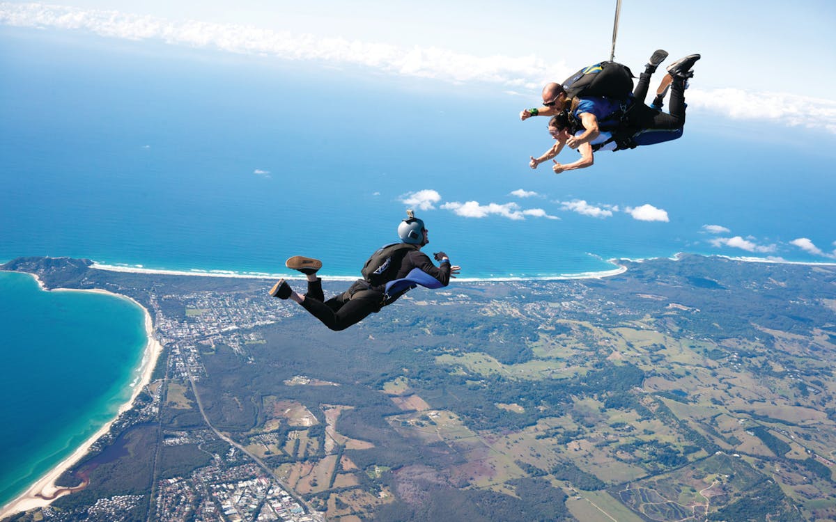 tandem skydive byron bay - 15,000ft with transfers & weekday special offer-9 tandem skydive byron bay - 15,000ft with transfers & weekday special offer-9
