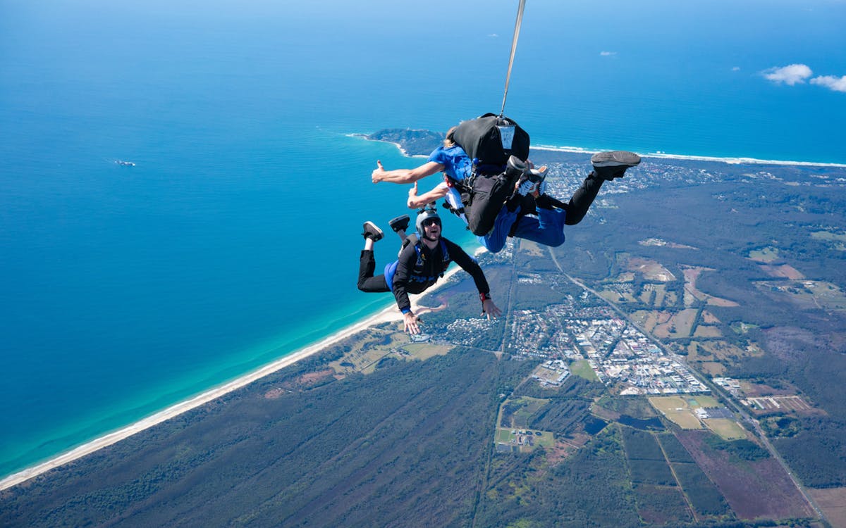 tandem skydive byron bay - 15,000ft with transfers & weekday special offer-5 tandem skydive byron bay - 15,000ft with transfers & weekday special offer-5